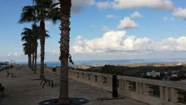 Alcamo. Giovane cade dal bastione di piazza Bagolino