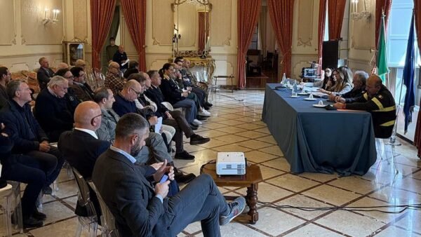 Lotta agli incendi, incontro in Prefettura