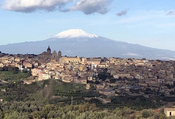 Militello in Val di Catania è il Borgo dei Borghi 2025: la Sicilia trionfa con il paese natale di Pippo Baudo