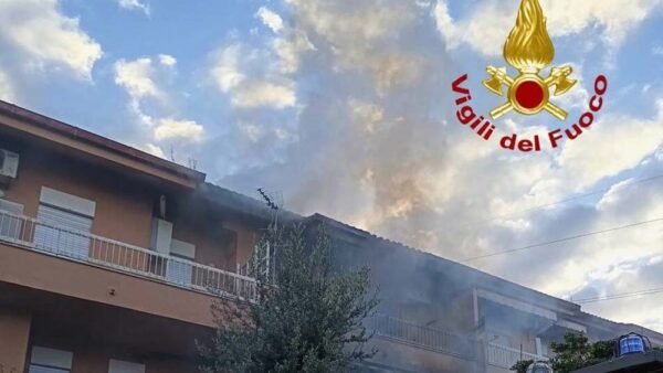 Palermo. Incendio in una abitazione, muore una donna