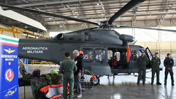 Eroismo in volo: il salvataggio nel Canale di Sicilia [2 Video]
