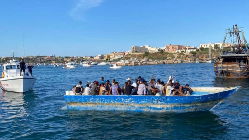 Sbarchi a Lampedusa, nella notte sono arrivati 297 migranti