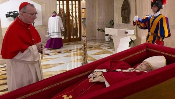 Morte Papa Francesco, sabato 26 alle 10 i funerali, conclave dal 5 o 10 maggio