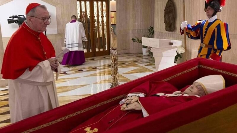 Morte Papa Francesco, sabato 26 alle 10 i funerali, conclave dal 5 o 10 maggio