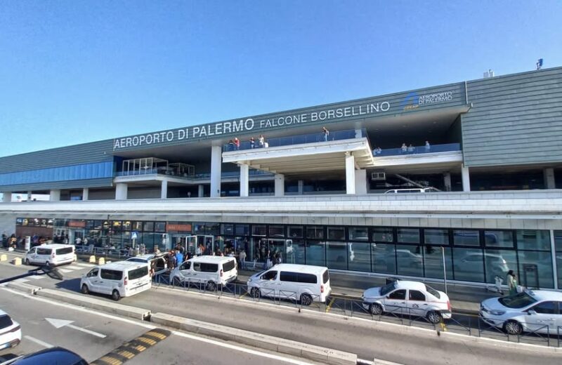 Trova bomba a mano a San Vito Lo Capo e decide di portarla con sè, fermata allo scalo di Palermo