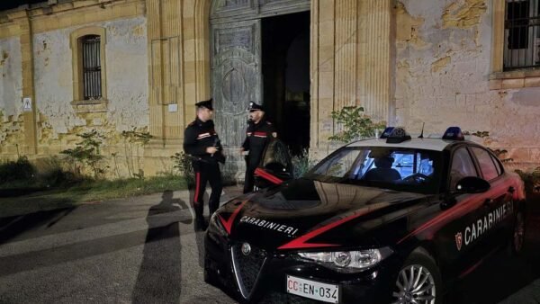 Tragedia a Mazara, due ragazzi cadono dal tetto uno è morto