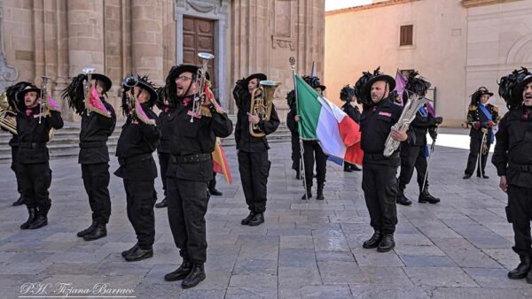 Fanfare in concerto, Marsala si accende: doppio spettacolo tra Teatro Impero e Piazza della Repubblica [Video]
