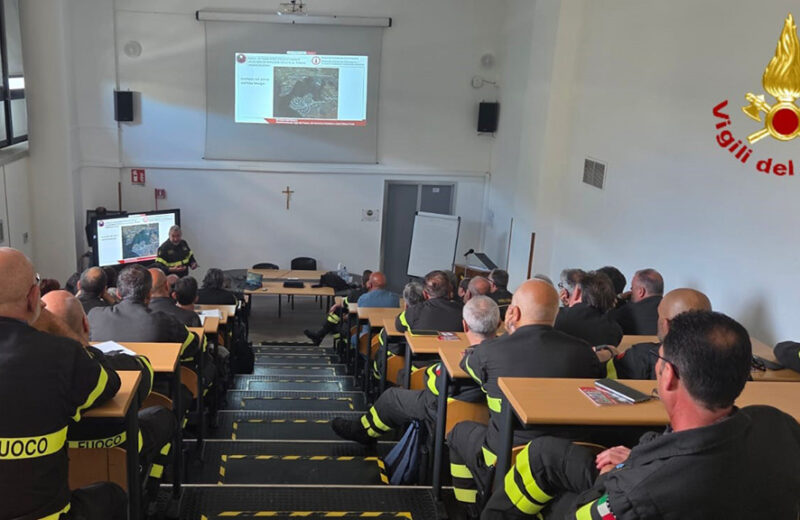 Vigili del fuoco. Seminario sulla sicurezza integrata nelle operazioni di spegnimento di incendi boschivi