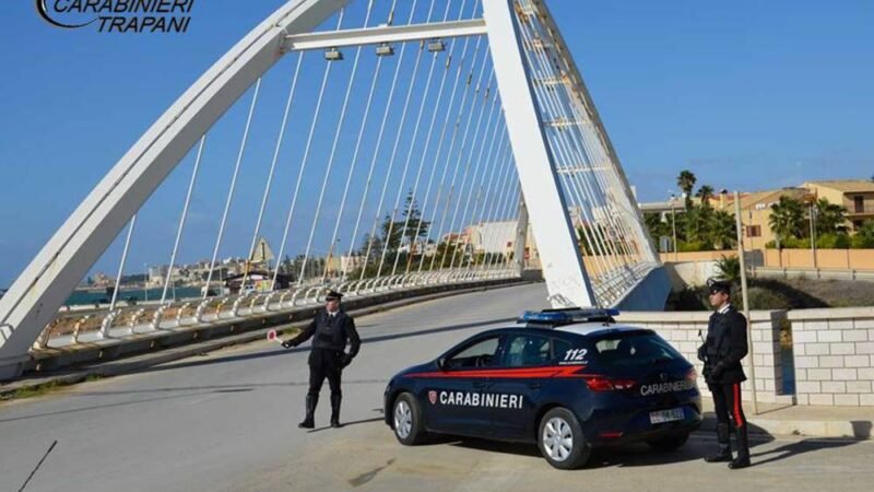Tenta la fuga per sottrarsi all’arresto e ferisce un carabiniere