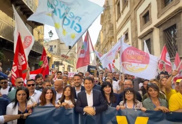 Conte a manifestazione Palermo, cittadini stanchi di malasanità