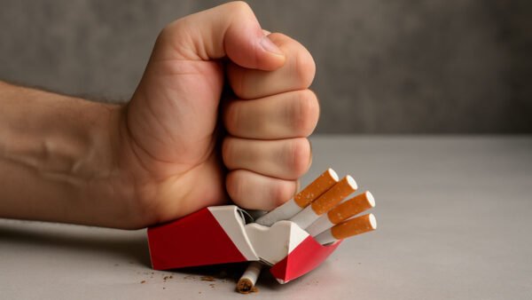 Ogni sigaretta toglie 20 minuti di vita