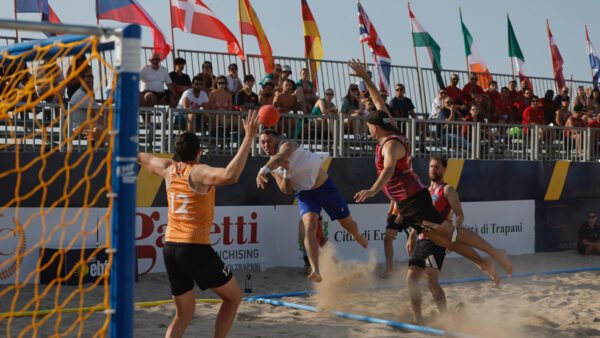 Trapani capitale europea del beach handball