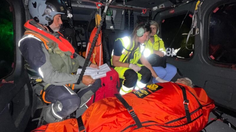 Aeronautica militare: elicottero soccore anziana a Favignana