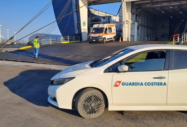 Guardia costiera soccorre passeggera per parto prematuro a bordo della nave Grimaldi