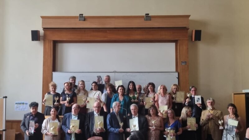 Premiato a Parigi per un saggio sul “femminicidio” Andrea Giostra, psicologo, criminologo e saggista