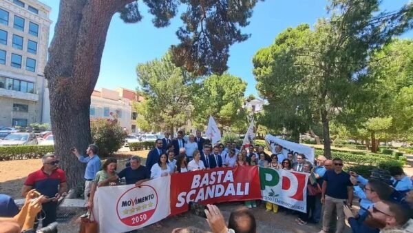 M5s e Pd, basta scandali alla Regione siciliana