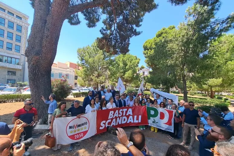 M5s e Pd, basta scandali alla Regione siciliana