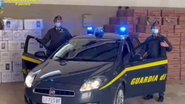 Chiesti quasi 2 secoli carcere per contrabbandieri sigarette