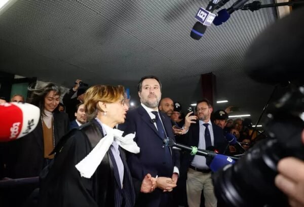 Open Arms: procura Palermo impugna assoluzione Salvini