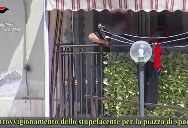 Droga, ordinanza cautelare per 8 indagati a Catania