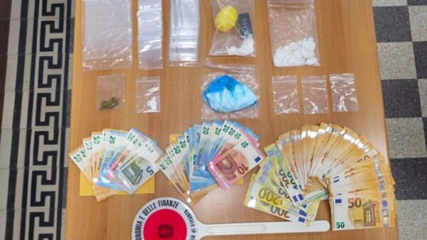 Detenzione e spaccio di droga: in manette due persone