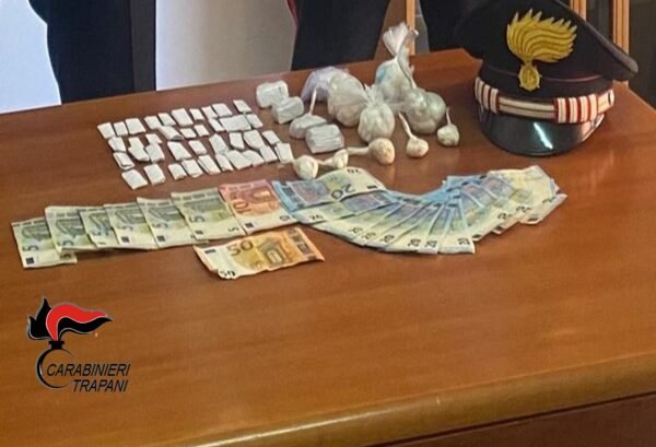Palermitano spacciava droga nel corso di un concerto, arrestato dai carabinieri
