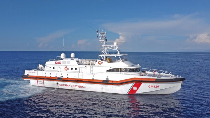 Black-out a bordo di uno yacht di 24 metri, interviene la Guardia Costiera