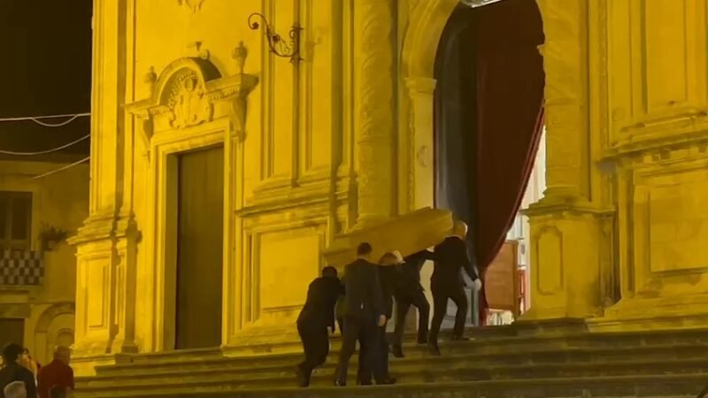 Pippo Baudo, oggi l’ultimo saluto al re della Tv italiana