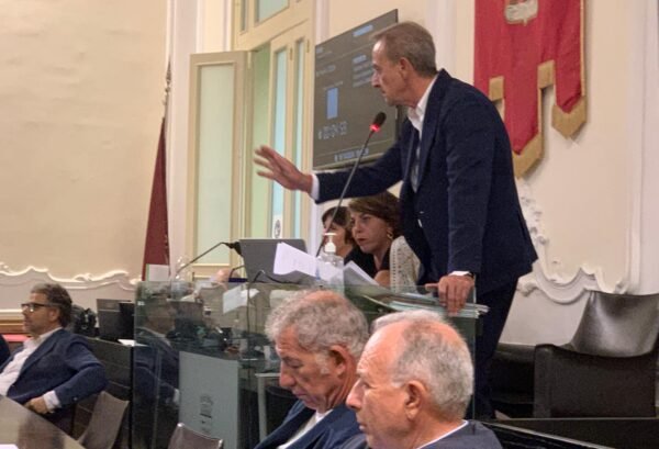 La maggioranza è solida, la minoranza non cambia musica