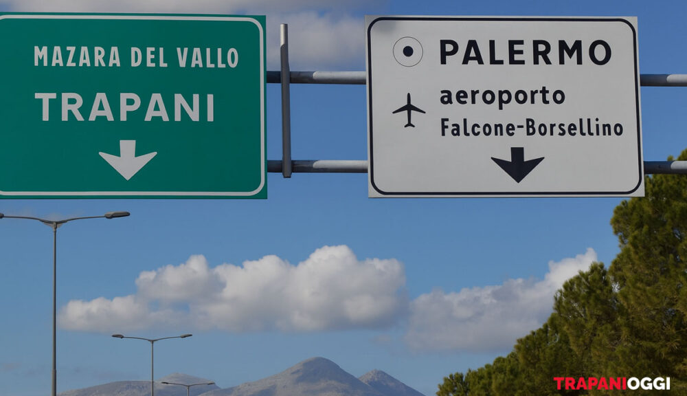 Cartelli stradali per Trapani, Mazara del Vallo e Palermo aeroporto Falcone-Borsellino