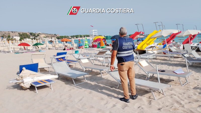 Operazione della Guardia Costiera a San Vito Lo Capo:  sequestrati 70 ombrelloni e 52 lettini.