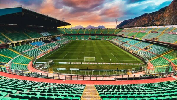 Calcio. Treni speciali per Palermo-Frosinone