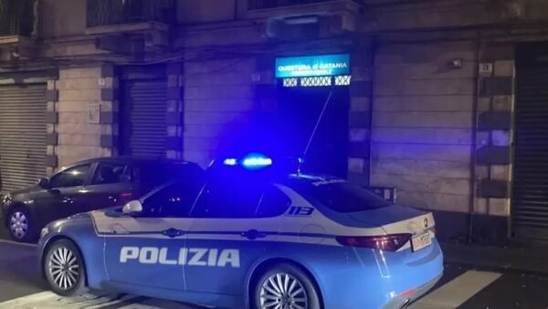 Violenza sessuale su collega, interdizione per ex primario