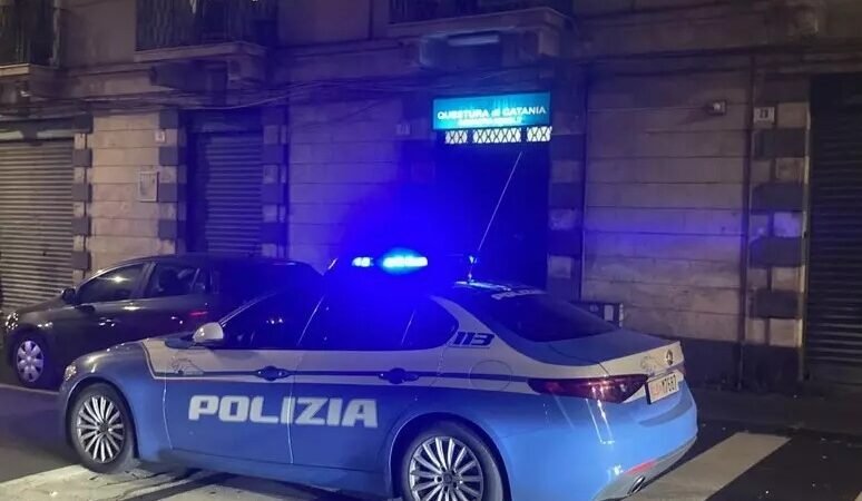 Violenza sessuale su collega, interdizione per ex primario