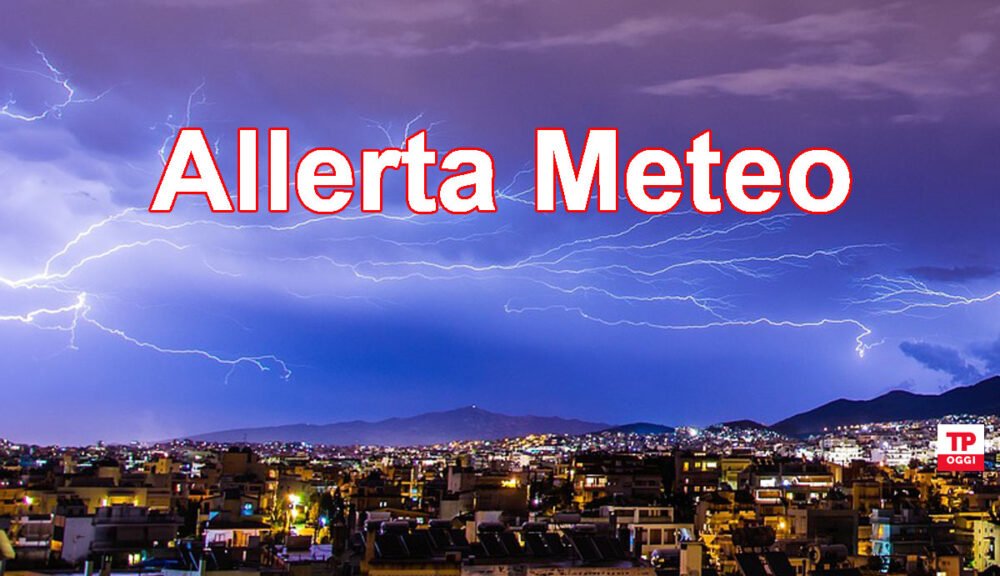 Allerta meteo con fulmini sulla città