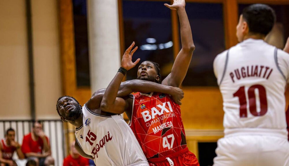 Trapani Shark contro Baxi Manresa in amichevole di basket