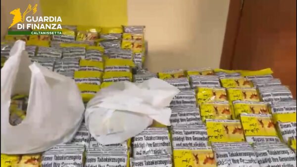 Maxi sequestro di tabacco a Caltanissetta