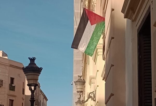 Palazzo D’Alì espone la bandiera palestinese