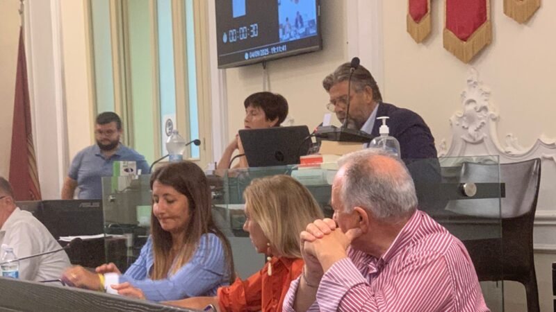 Guaiana si insedia, l’opposizione cerca lo scontro