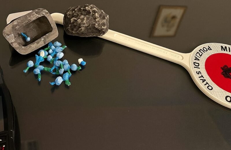 Palermo. Finte pietre ornamentali utilizzate per il trasporto di droga, un arresto