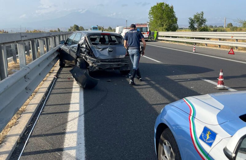 Incidente stradale sulla Siracusa-Catania, tre i feriti