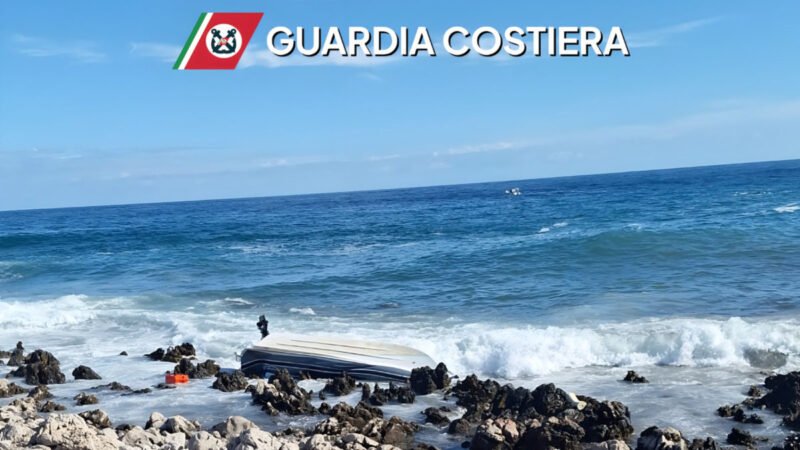 Si capovolge gommone a San Vito Lo Capo. Si salvano in quattro