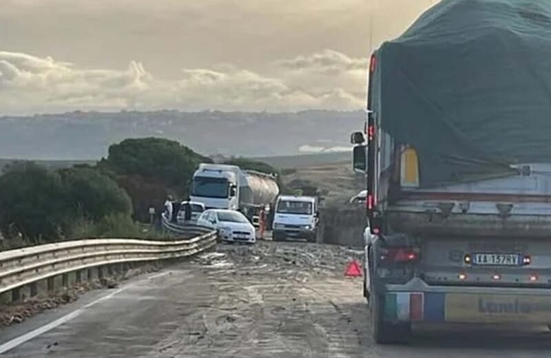 Calatafimi. Chiusa per detriti la statale 113 Settentrionale Sicula Km 339,700