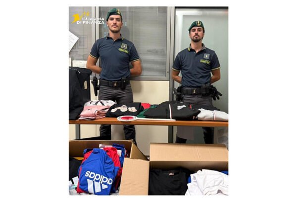 La finanza di Trapani sequestra oltre 4 mila giocattoli di “Halloween” non conformi