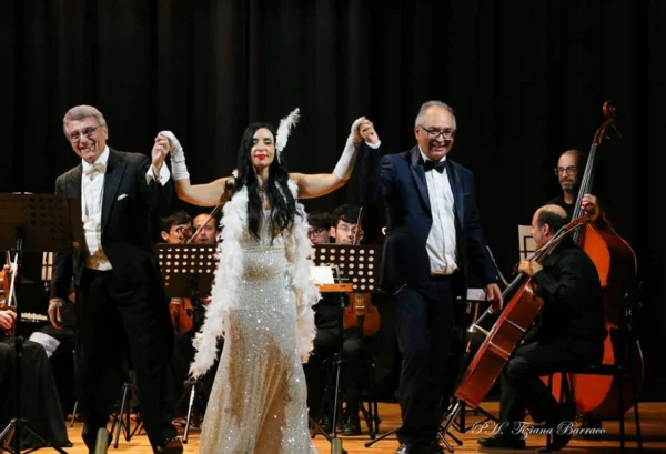 Marsala, il pubblico in piedi per l’operetta [Video]