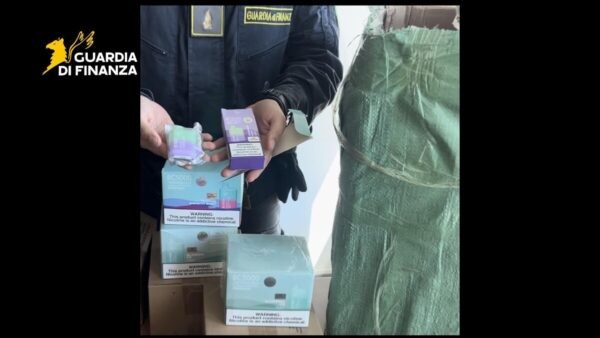 Palermo: Finanza sequestra 11 milioni di prodotti da fumo illegali