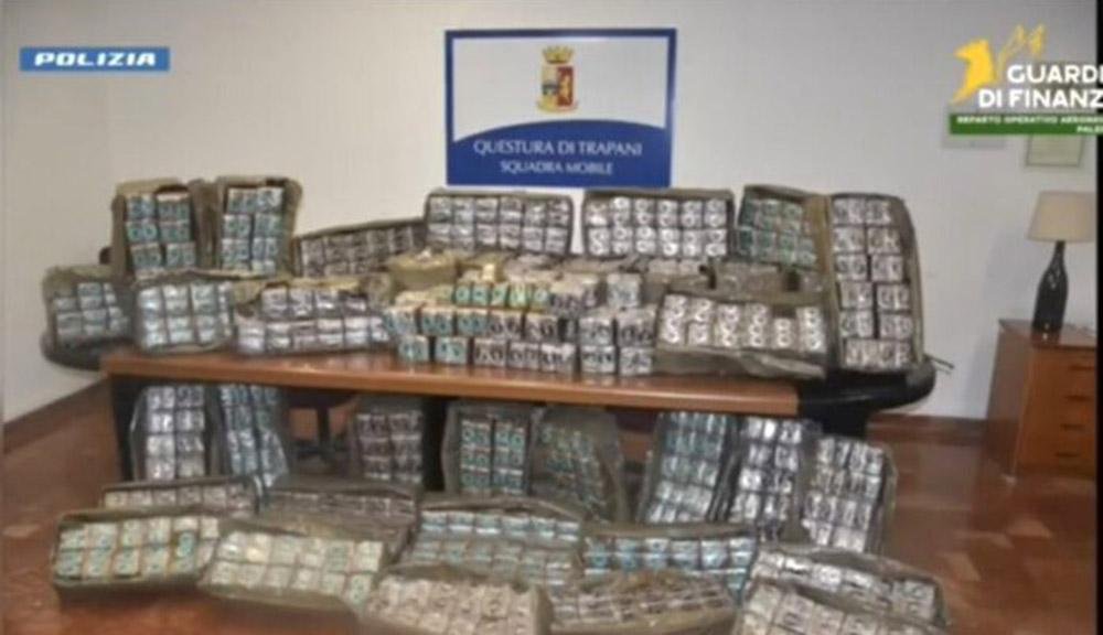 Sequestro hashish Polizia Guardia di Finanza 696x406 1