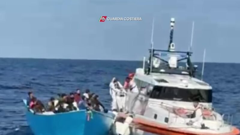 Operazione di soccorso al largo di Lampedusa: 91 persone tratte in salvo