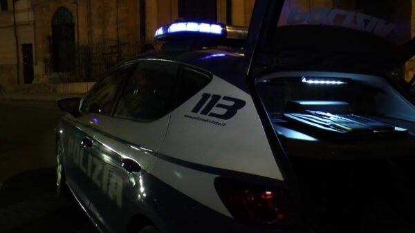 Palermo: fermato ad un controllo ingoia 4 dosi di crack e fugge