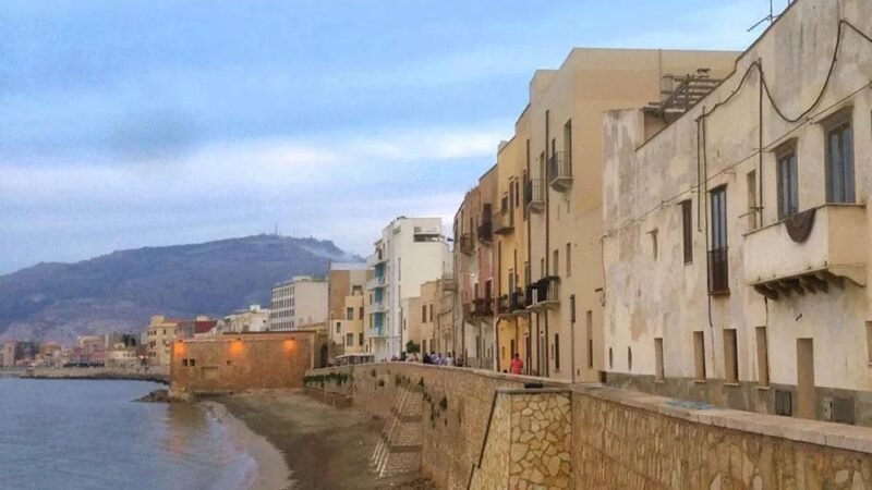 Trapani,  natura e umanità si incontrano